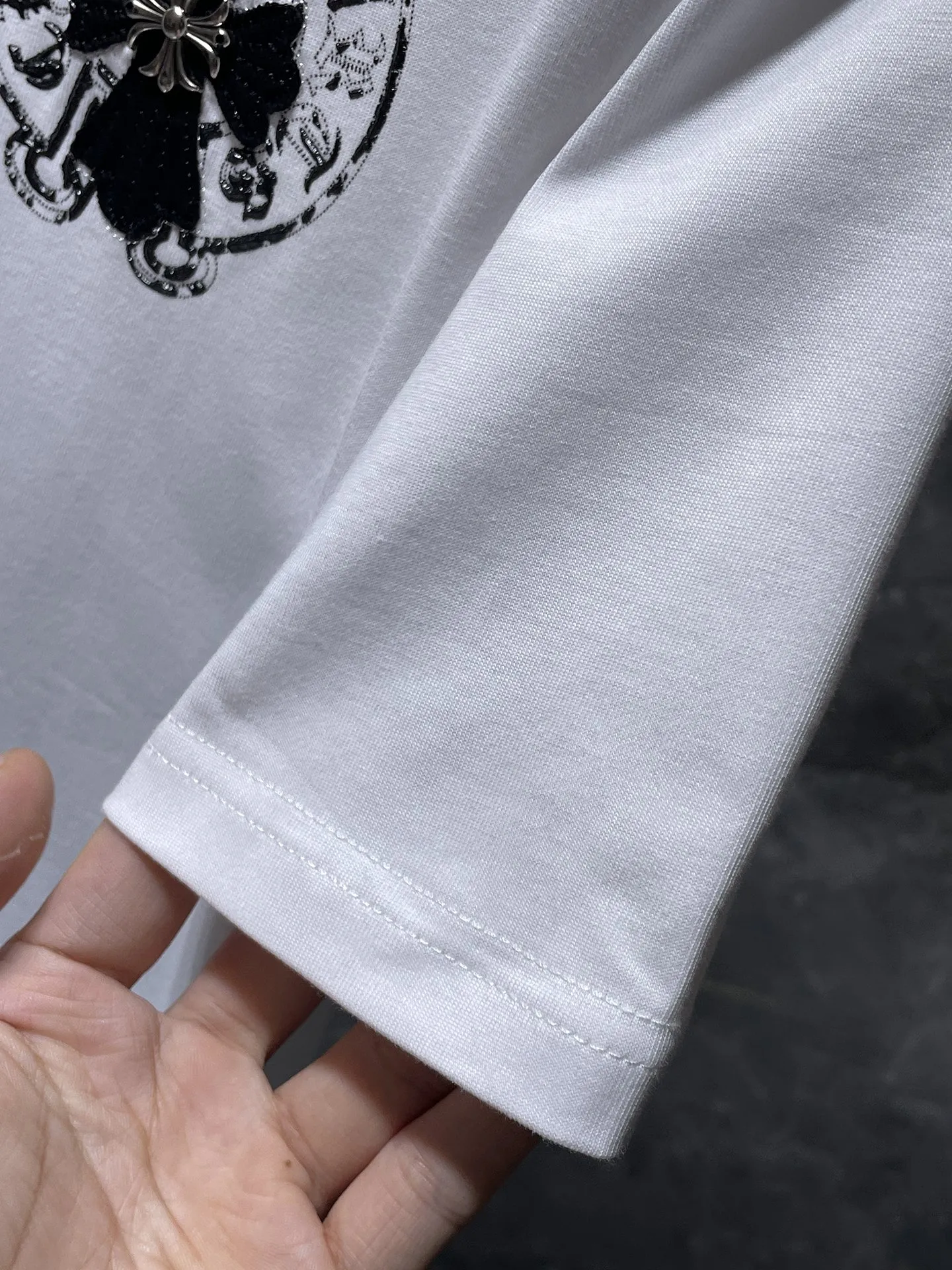P170 New Chrome Hearts 25ss willow inkjet high version for summer! High weight, environmentally friendly and high-quality top-quality fabric 280g Crow cross patch embroidery spray-painted foam short sleeves. Counter synchronization. 1:1 replica version. Recommended colors: white, black